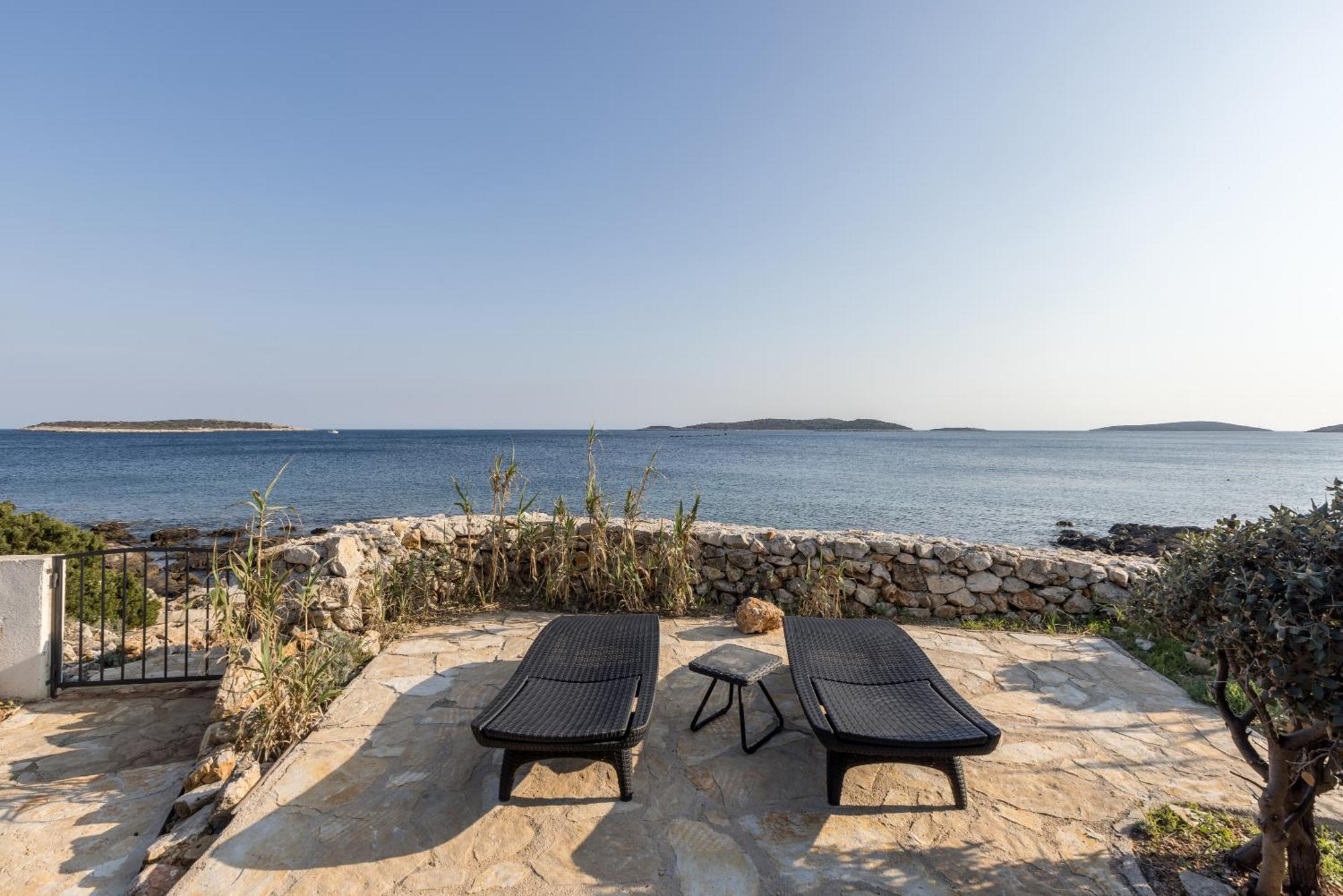 Apartments By The Sea Milna, Vis - 8946 Рукавац Екстер'єр фото